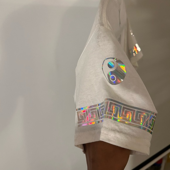 GEMINI Holographic Lady Twins T Shirt - Picture 4 of 6